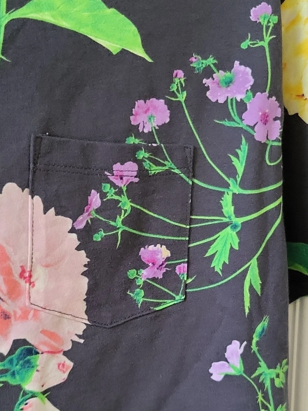Floral Print Short Sleeve Tee - Black with Multicolor Flowers